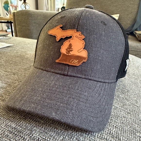 Branded Bills Michigan pre-curved Hat NEW - Picture 1 of 4